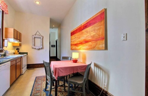 Savannah Victorian District House | Big Blue House - Lower Unit - Near Forsyth Park - Sleeps 8