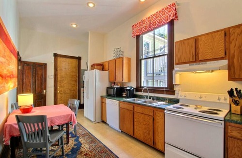 Savannah Victorian District House | Big Blue House - Lower Unit - Near Forsyth Park - Sleeps 8