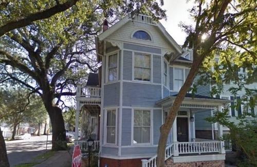 Savannah Victorian District House | Big Blue House - Lower Unit - Near Forsyth Park - Sleeps 8