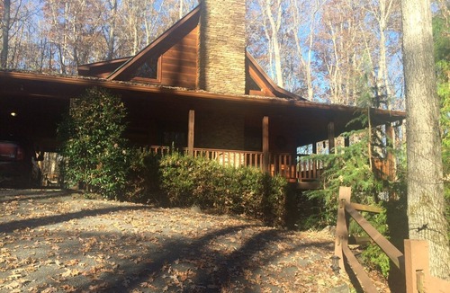 Young Harris Cabin | Big Buck Cabin - availability in September, November and December.