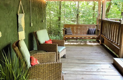 Revelo Cabin | Big South Fork! Peaceful, Relaxing, On the Trails…Six Decks ~ Nature’s Paradise!