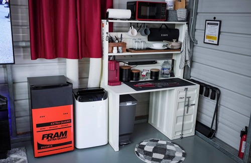 Robbinsville House | BlackTop Lodge Studio at the Tail of the Dragon. Automotive themed studio.