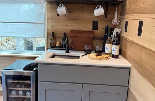 Grantsboro Cottage | Blanc Du Bois Cottage 2 -Vineyard Farm Stay 20 Min to Downtown New Bern/Oriental