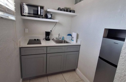 St. Pete Beach Hotel | Blind Pass Resort Motel