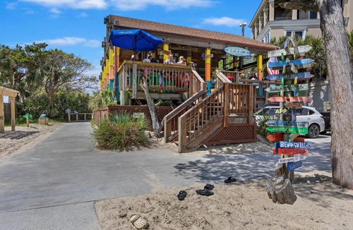 Palmetto Dunes Apartment | Blissful Beach Retreat