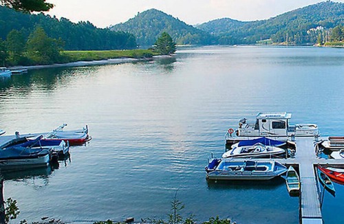 Cashiers RV Rental | BLOCK Club Lodges at Trillium 2br