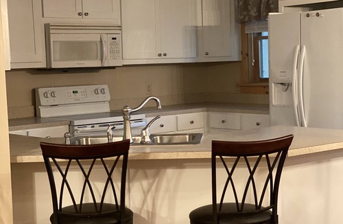 Camden Cabin | Blue Barn Lodge Unit 1 Tranquil Luxury Retreat on Private Estate