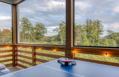 Fairview House | Blue Mountain Cottage | 3BR, 2BA mountain-view retreat with fireplace.