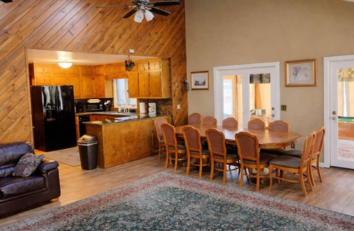 Cashes Valley Cabin | Blue Mountain Creek Retreat - 7BR - Sleeps 22 - Private Pool - 4 Miles to dwntwn