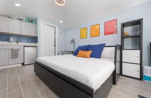Avondale Hotel | Blue Palm Cottage - Team Joseph Ellen