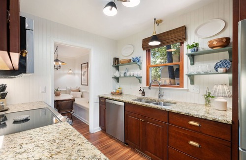 Northwest Raleigh House | Bluebird Cottage - Quiet and Private 3BR/3BA Home for Extended Stays - Raleigh