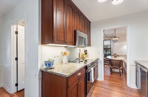 Northwest Raleigh House | Bluebird Cottage - Quiet and Private 3BR/3BA Home for Extended Stays - Raleigh