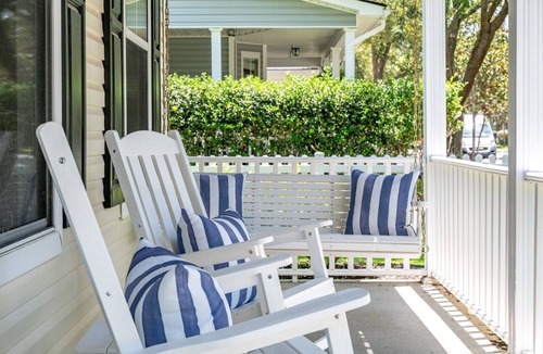 Bluffton House | Bluffton 3BR Home w/Hot Tub & Fire Pit Near Old Town, Family-Friendly