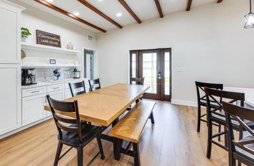 Sylvan Shores House | Boat Dock, Lounge Lanai! Lake Clay Group Retreat