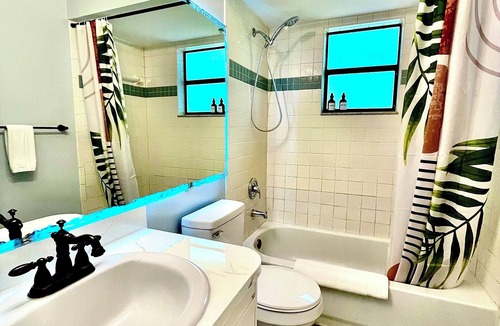 Palm Bay House | Boat Waterfall House with a treasure hunt experience for kids