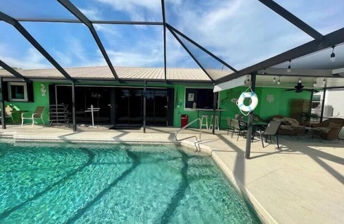 Port Charlotte House | Boater's Paradise-Lux 3 br w/private heated pool,bring your 27 ft boat!