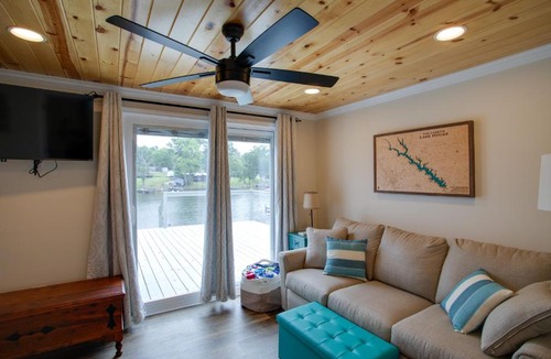 Cross Hill House | Boater’s Retreat on Lake Greenwood! 1 Mi to Marina