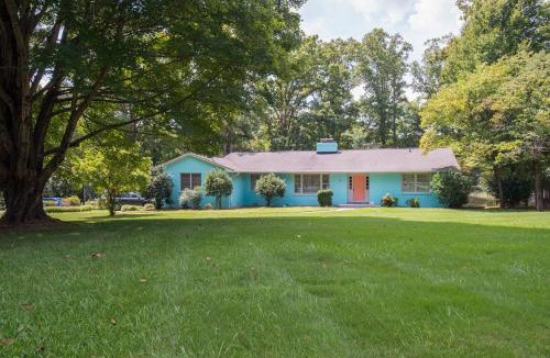 Charlotte House | Boho by the Water! 1750sqft - Fishing & sleeps 10!
