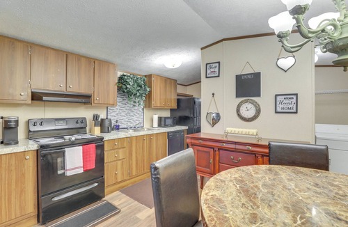 Russellville House | Bonneau Vacation Rental w/Private Yard!