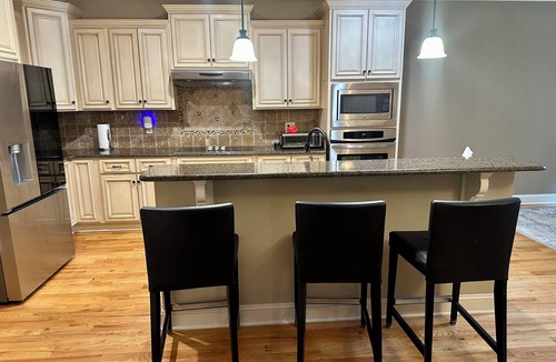 Northwest Raleigh House | Bourbon Trail Retreat – 3 Bedroom Raleigh Home with Hot Tub