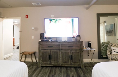 Seneca Apartment | Boutique hotel in historic downtown Seneca Room #3, two Queen beds.