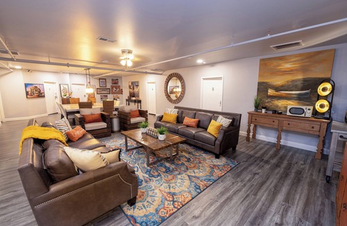 Seneca Bed & Breakfast | Boutique hotel in historic downtown Seneca. Room #2 Owners Suite. Q/K combo.