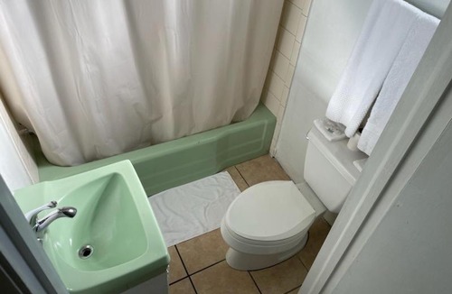Lakeland Hotel | Bradley Motel
