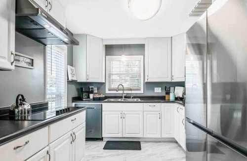 Westover House | Bragg Sunset Hideaway. 3BD/2.5BA, 1mile from Bragg