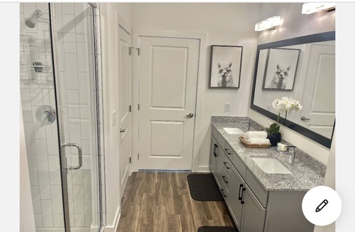 Summerville Apartment | Brand New Charming 1BD/1BA Free WIFi/Parking