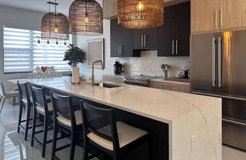 Downtown House | Brand new Luxury Townhouse - Downtown Location, Dog-Friendly W/Private Hot Tub