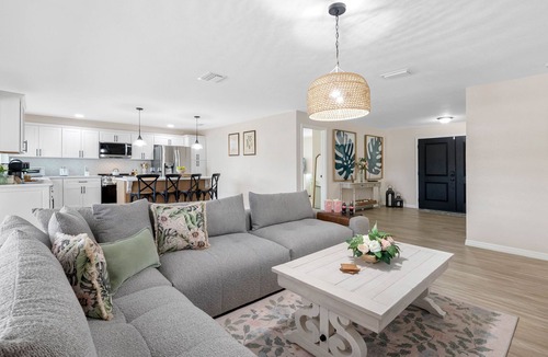 Apollo Beach House | Brand New Saltwater Pool! - Waterfront Canal - Luxury Home