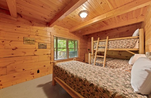 Lake Lure Cabin | Breath Taking Log Mountain Lodge inside Rumbling Bald Resort