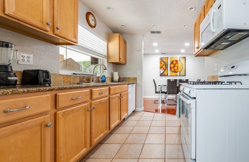 Crystal Lake House | Breeze of the Lakes retreat