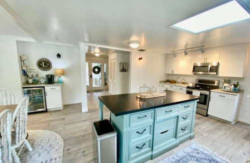 Saint Helena Island House | Breezy Oak on Dolphin with Private Pool - 626 Dolphin Rd