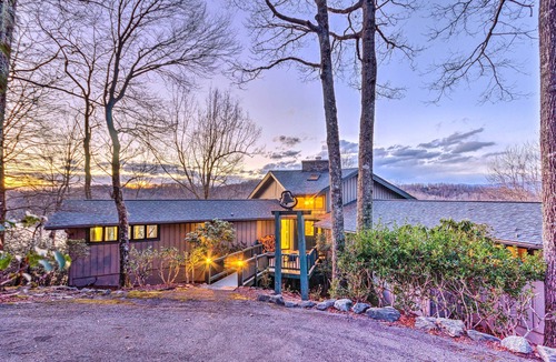 Brevard House | Brevard Home w/Panoramic Lake & Mountain Views!