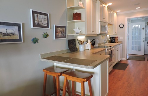 Emerald Isle House | Bright 3BR Beach Home with Deck & Ocean Views