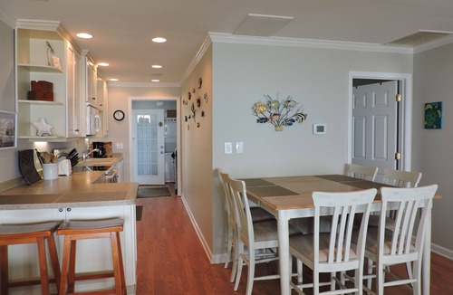 Emerald Isle House | Bright 3BR Beach Home with Deck & Ocean Views