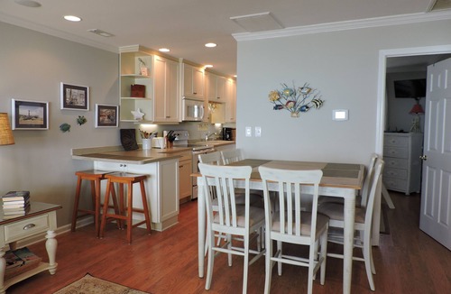 Emerald Isle House | Bright 3BR Beach Home with Deck & Ocean Views
