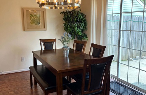 Umstead House | Bright + Airy 3-Bed Home in NW Raleigh with Fenced Yard. Minutes from RDU + RTP!