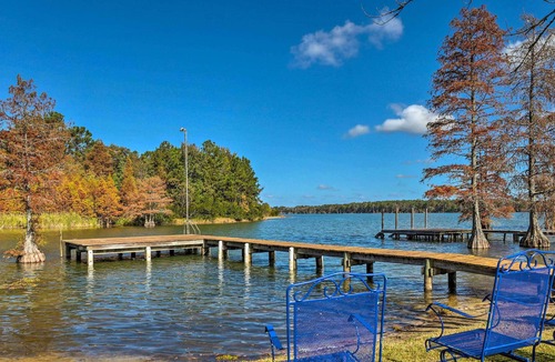 Russellville House | Bright Bonneau Getaway on Lake Moultrie!