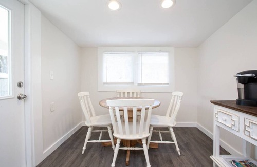 Ozona Cottage | Bright, Clean and Cozy Coastal Home in Ozona