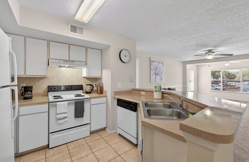 Winter Springs Apartment | Bright & Comfy 2BR Home Away
