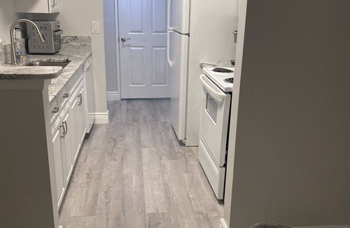Naples Condo | Bright & Cozy Private Condo East Naples - 1B1B - Fully Remodeled