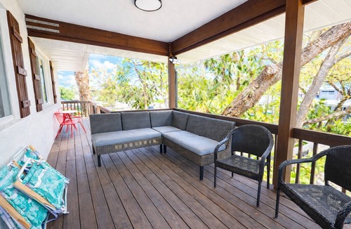 Ridge Wood Heights Apartment | Bright Sarasota Apartment Near Siesta Key