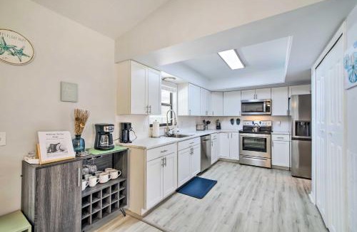 Sebastian Highlands House | Bright Sebastian Home w/Pool ~ 7 Mi to Beach!