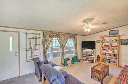 Steinhatchee House | Bright Steinhatchee Home: Proximity to Ocean!