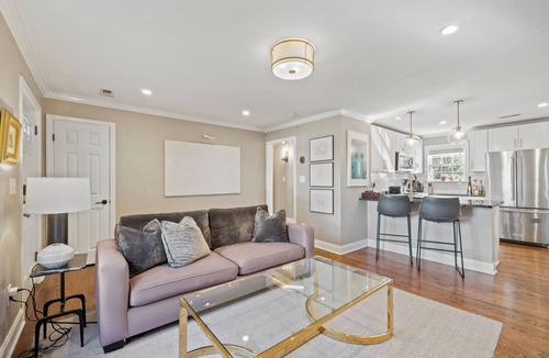 Biddleville House | Bright & Stylish Home near Uptown - 3BR 2B + Outdoor