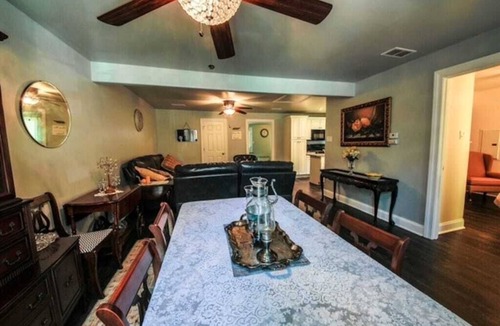 Brighton House | Brighton Bungalow | Historic Town Square Charm Near Memphis Sleeps 6