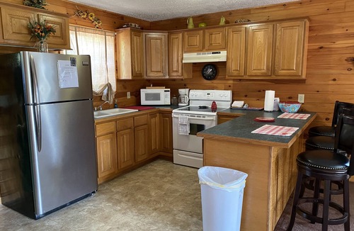 Sevierville Cabin | Bring the boat! 2 bedroom cabin on Flat Creek on Douglas Lake with lake access