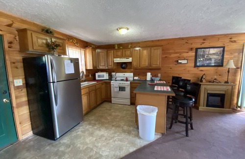 Sevierville Cabin | Bring the boat! 2 bedroom cabin on Flat Creek on Douglas Lake with lake access
